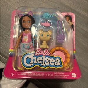 NIB Barbie Chelsea Cat Lover Doll & Pet Kitten Playset HGT09